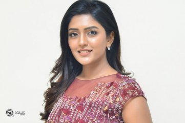 Eesha Rebba at Aravinda Sametha Success Meet